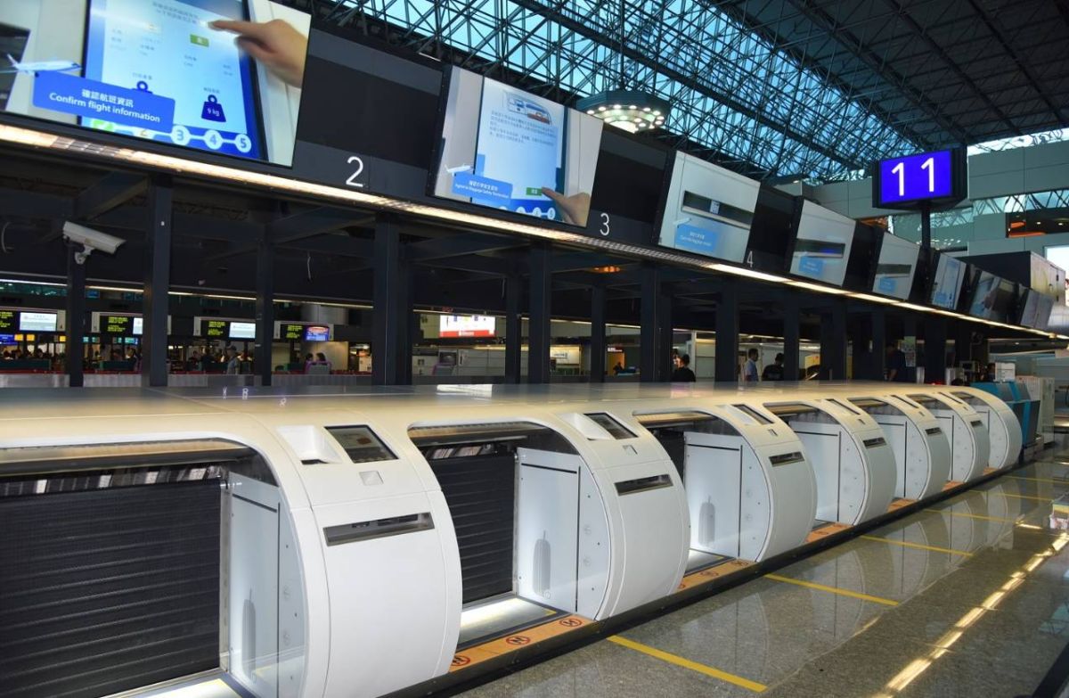 ▲桃園機場 10 月起於第二航廈 3 樓出境大廳設置自助行李託運櫃檯。（圖／桃園機場）