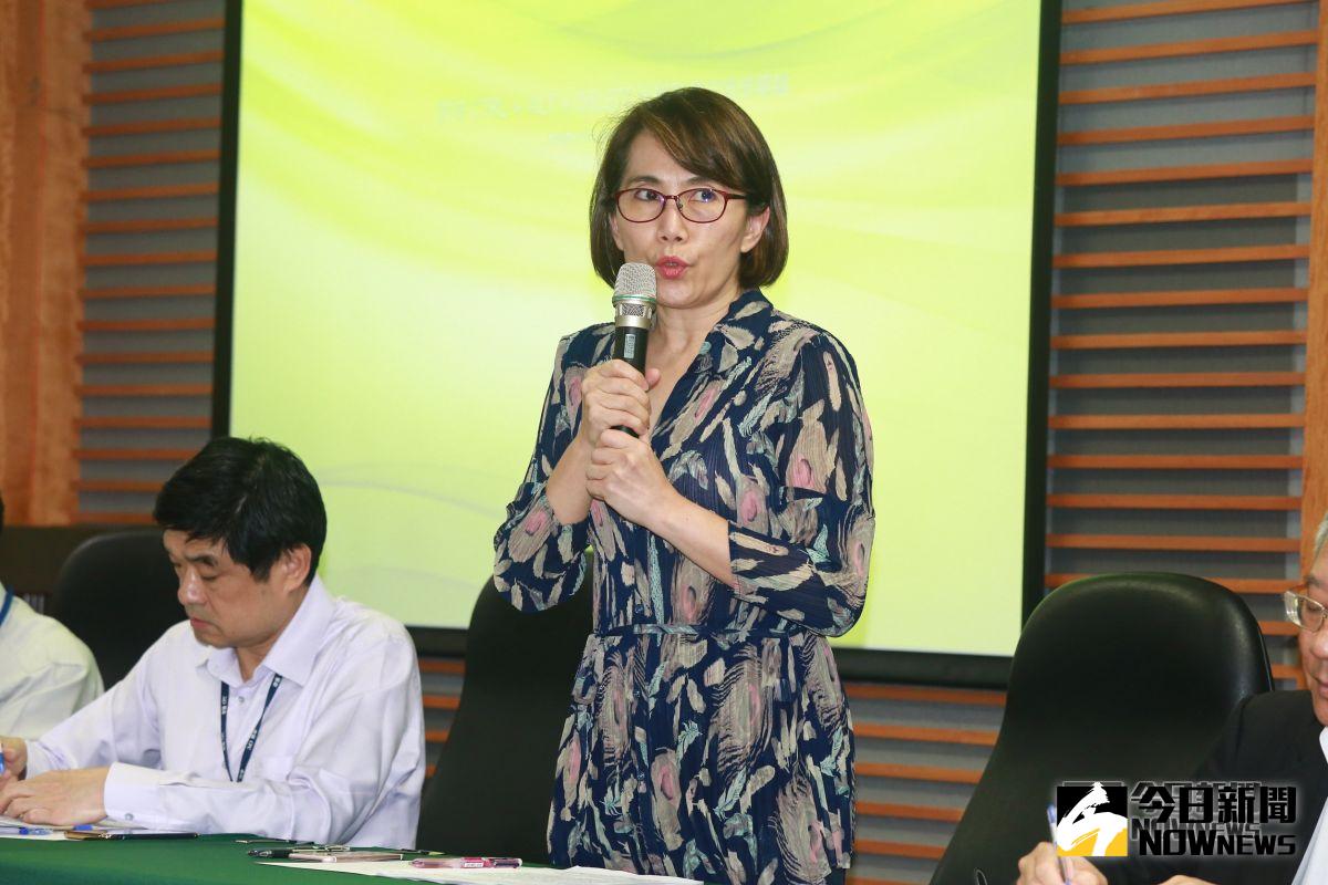 中油針對95無鉛汽油爆發品質不合格案，成立理賠專案小組處理。圖為中油副總經理畢淑蒨。（圖 / 記者葉政勳攝，2018.10.21 ）