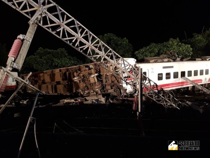 ▲2018年的10月21日台鐵普悠瑪號發生嚴重事故，造成18人死亡，超過200人受傷。（圖／NOWnews資料照片）