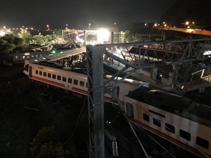 ▲普悠瑪列車意外發生後，晚間已全數找到所有旅客，預計 22 日首班車恢復單線通車。（圖／台鐵提供）