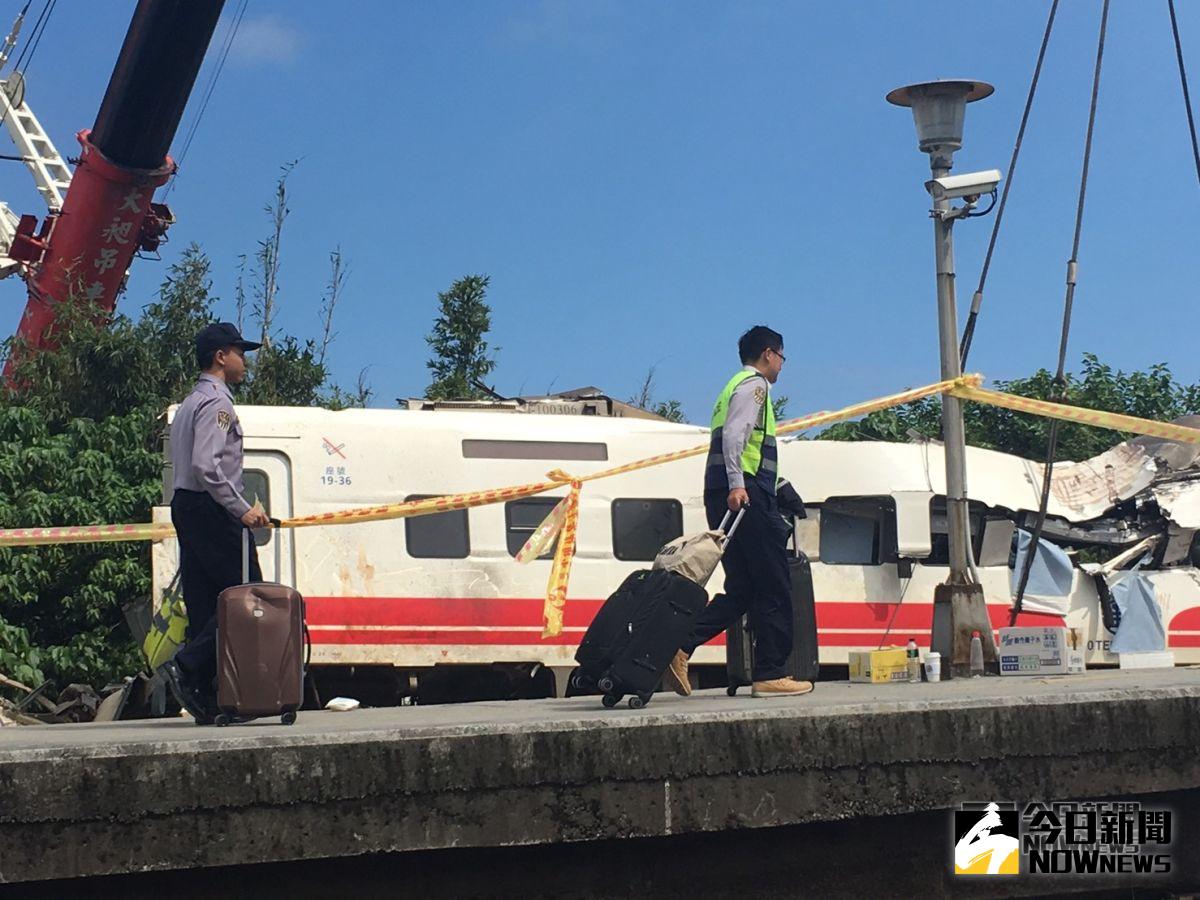 ▲台鐵普悠瑪號翻車意外，造成18人死亡、187人受傷。（圖／記者陳志仁攝, 2018.10.22）