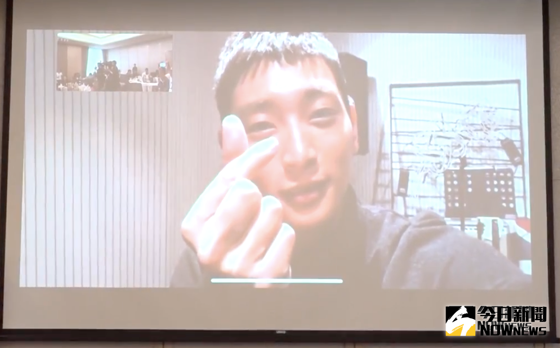 ▲珍雲透過視訊替普悠瑪傷者加油打氣。（圖／ELEVEN SPORTS，2018.10.24）