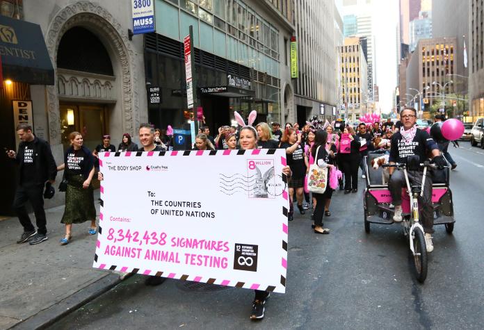 美體小舖召集830萬人連署　爭取終止化妝品動物實驗
