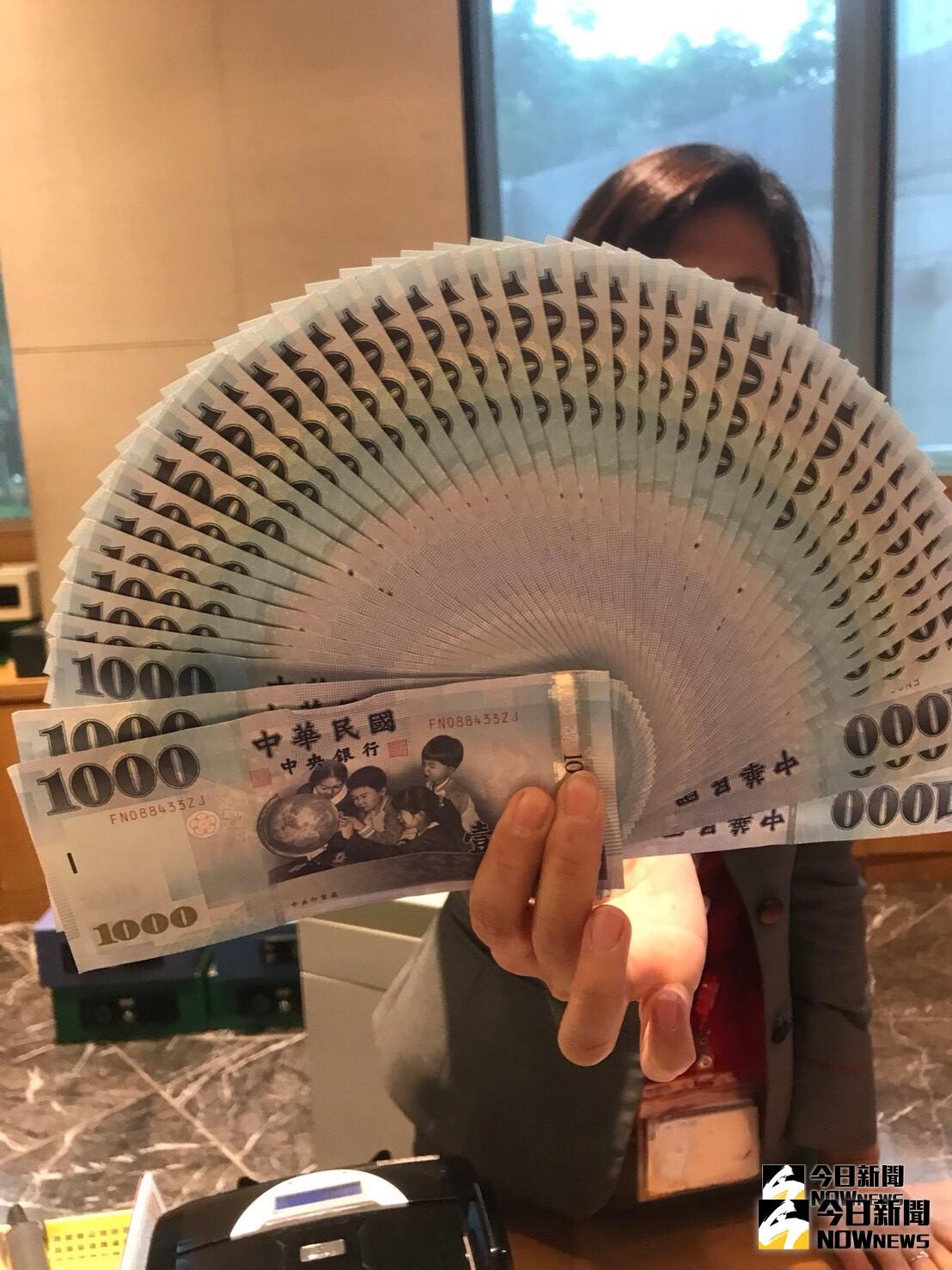 ▲銀行大數據透玄機，31歲資產達百萬占比高。（圖／記者顏真真攝）