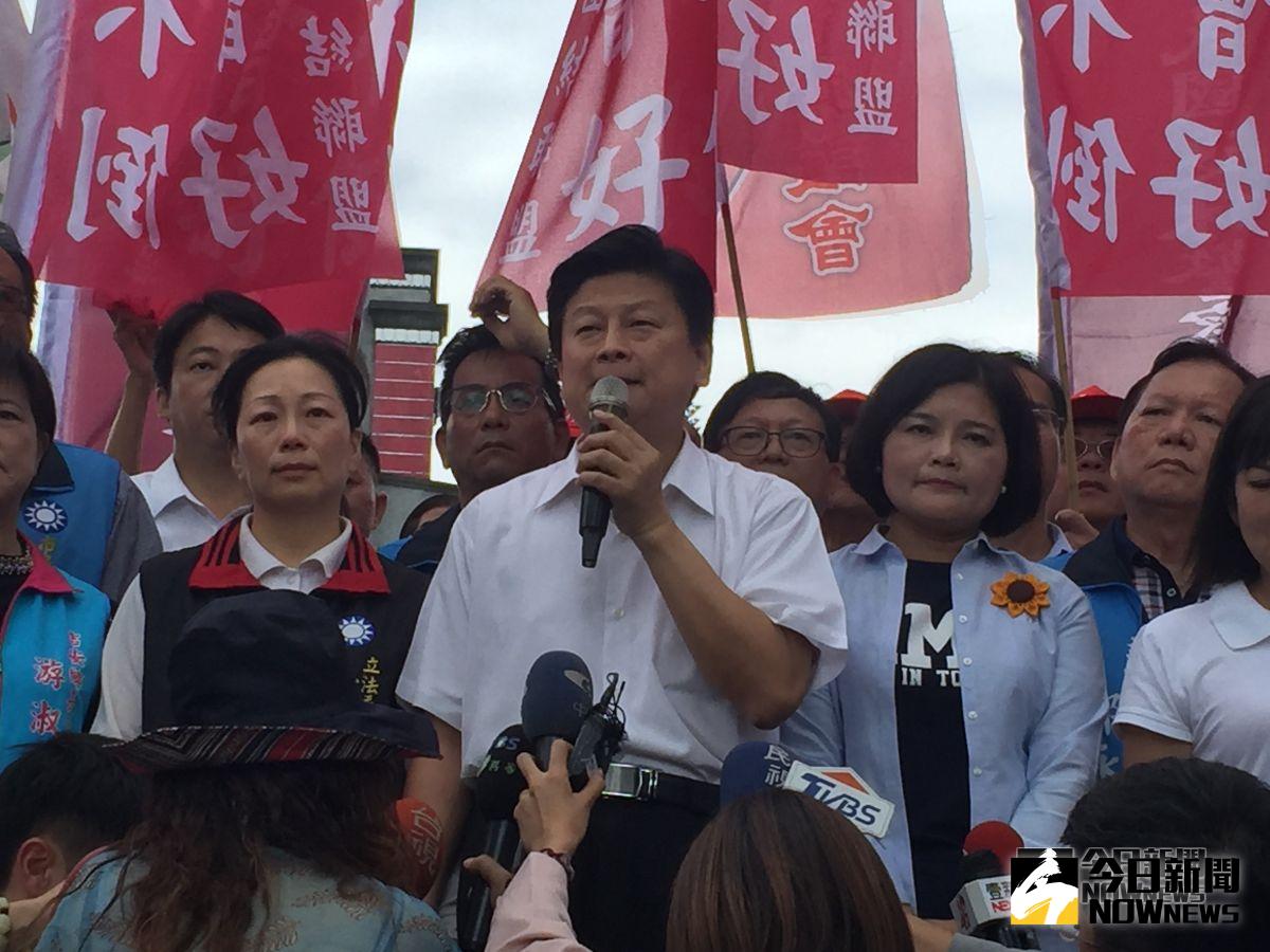 ▲前花蓮縣長傅崐萁在競選連任時，還創下傅崑萁、徐榛蔚夫妻一起參選的紀錄。（圖／記者鄭志宏攝）