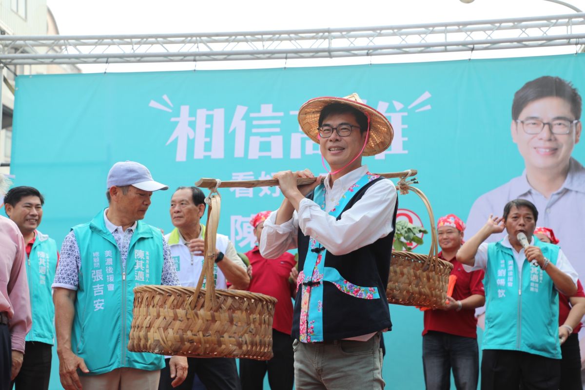 ▲陳其邁出席美濃後援會成立大會指出，有人主張母語在家學，不要浪費學校的時間，他完全無法認同。（圖／記者蔡佳宏翻攝,2018.10.27）
