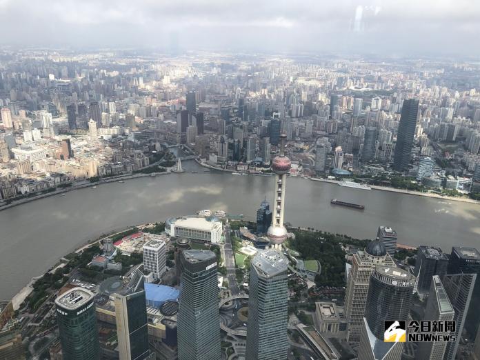 影／55秒上「雲端」！　上海之「巔」雄踞世界第二高樓
