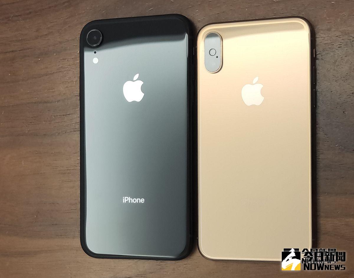 ▲iPhone XR 於 10 月26 日上午開賣了，這款手機對較多數的果粉來說，在價格上比較有延續去年 iPhone 8 機種的吸引力。（圖／記者劉士成攝）