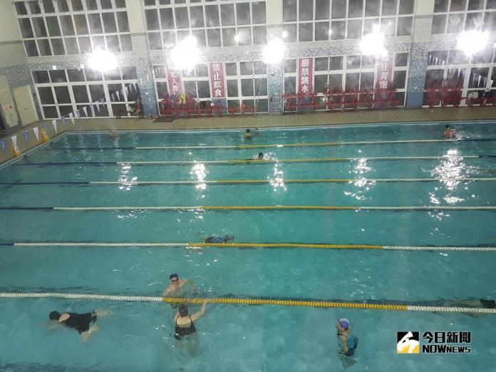 「宜蘭國民運動中心」室內溫水游泳池。