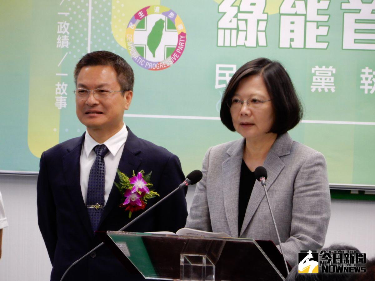 民進黨主席蔡英文力挺黨籍彰化縣長魏明谷連任。( 資料照 / 記者 陳弘志 攝 )