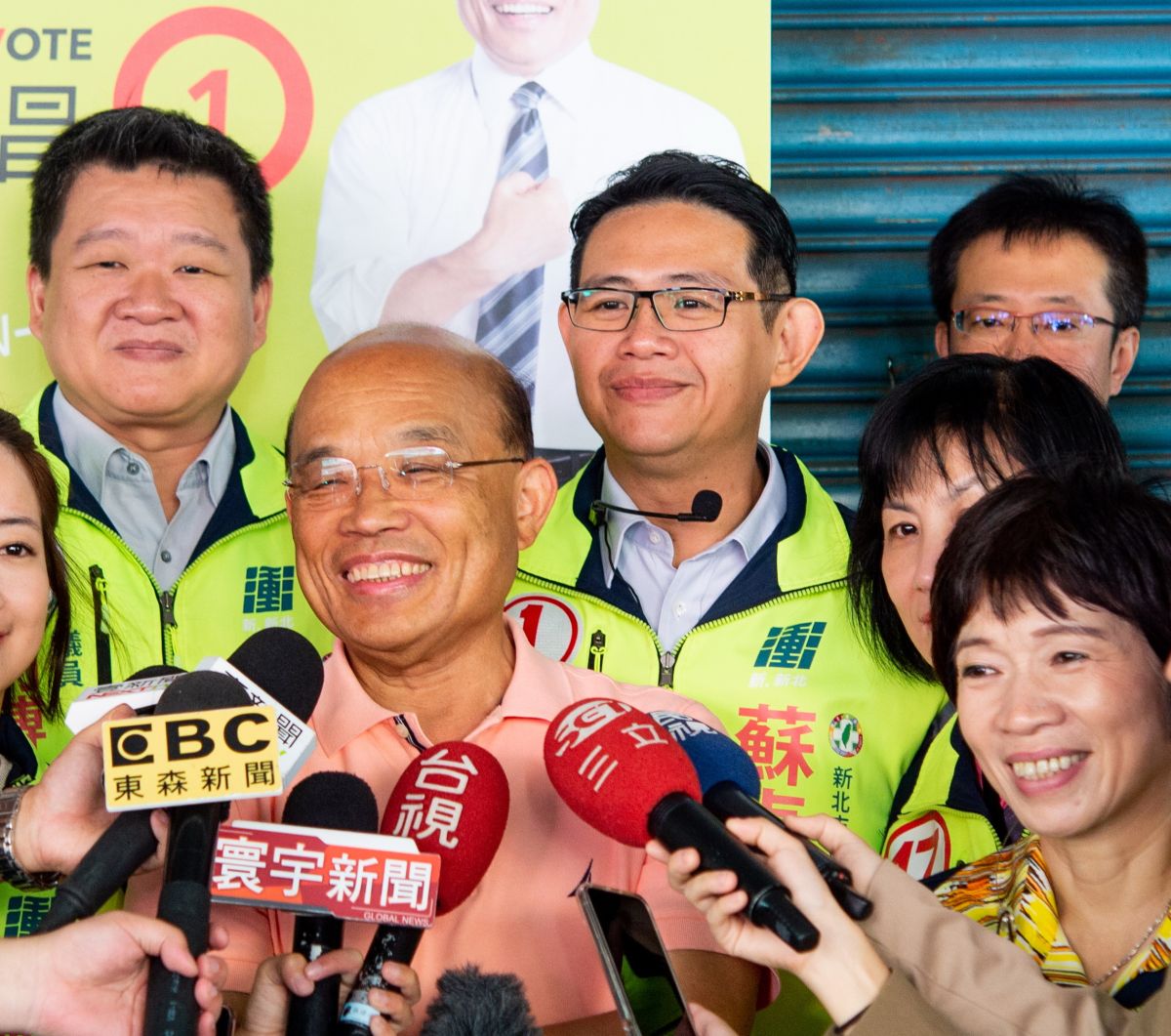 ▲蘇貞昌質疑，新北市政府今年的「護齒月」加碼成「護齒季」，是幫國民黨新北市長候選人侯友宜輔選，行政不中立。（圖／蘇貞昌辦公室提供）