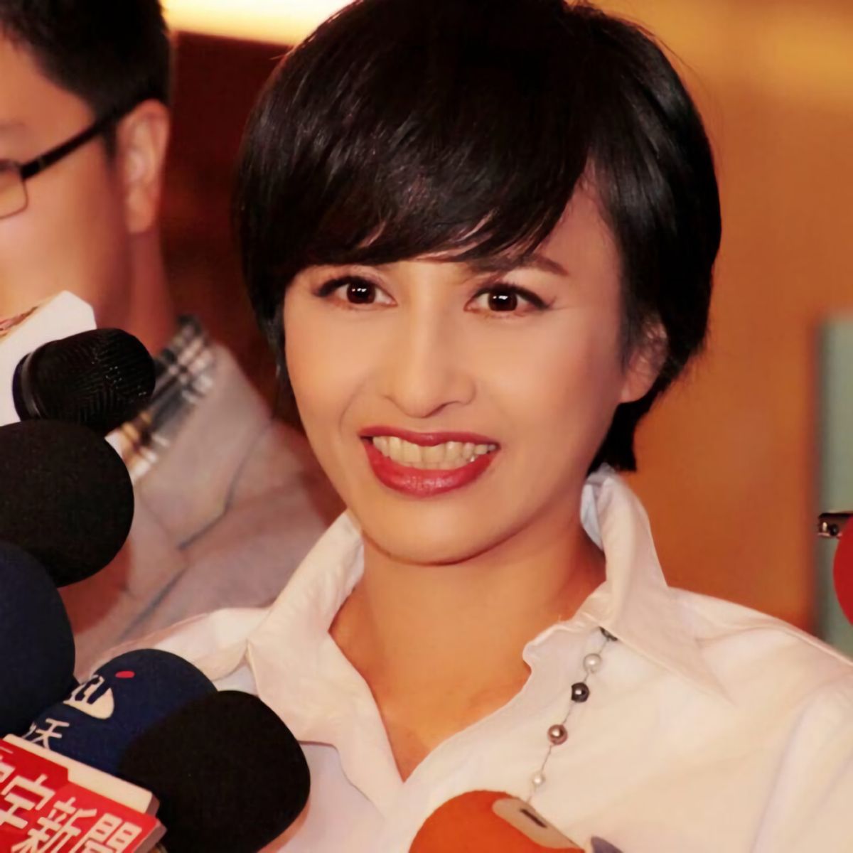 ▲民進黨立委邱議瑩近日臉書留言數暴增至 30 萬之多，對此，她自嘲「我現在也是網紅啊！」（圖／翻攝自邱議瑩臉書）