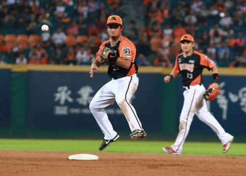 ▲中職統一7-ELEVEn獅楊家維因酒駕遭禁賽40場，統一獅直接開除，因此斷送職棒生涯。（圖／NOWnews資料照）