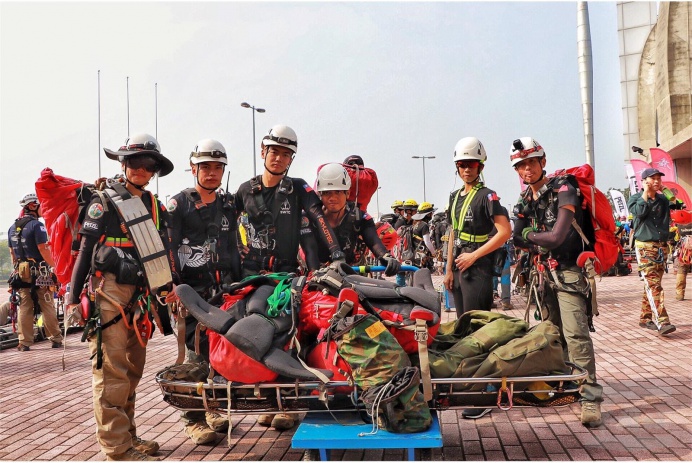 ▲ 陸軍特戰官兵自組「自強救援隊」、「山老虎」2支隊伍，參加繩索救助邀請賽；「自強救援隊」更勇奪第三名佳績。（陸軍特戰指揮部提供）