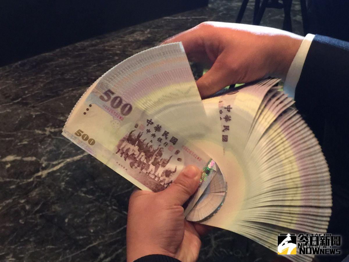 ▲新台幣兌美元11月1日早盤升破30.9元。（圖／記者顏真真攝）