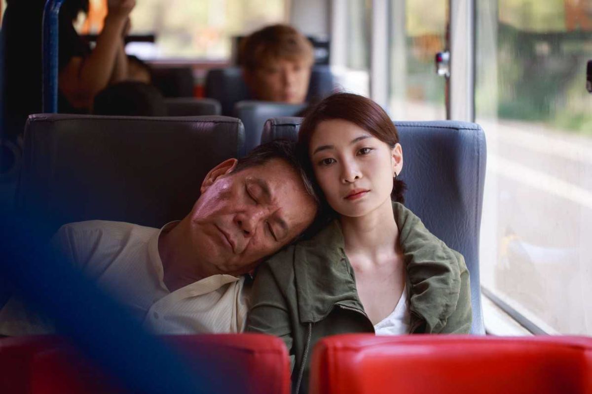 ▲劇中，李亦捷和金鐘視帝龍劭華同居，反思現代人與家人之間的關係。（圖／公視提供，2018.11.01）