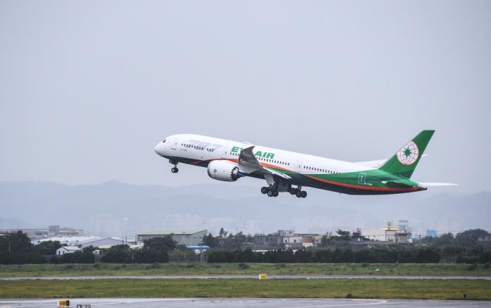 長榮、紐航、新航接力起飛　台灣天空很「787」

