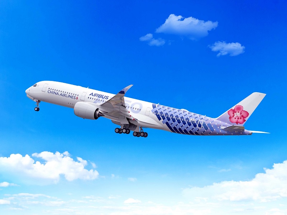 ▲華航A350聯名彩繪機，展現華航高雅又具活力的品牌形象。(圖/公關照片)