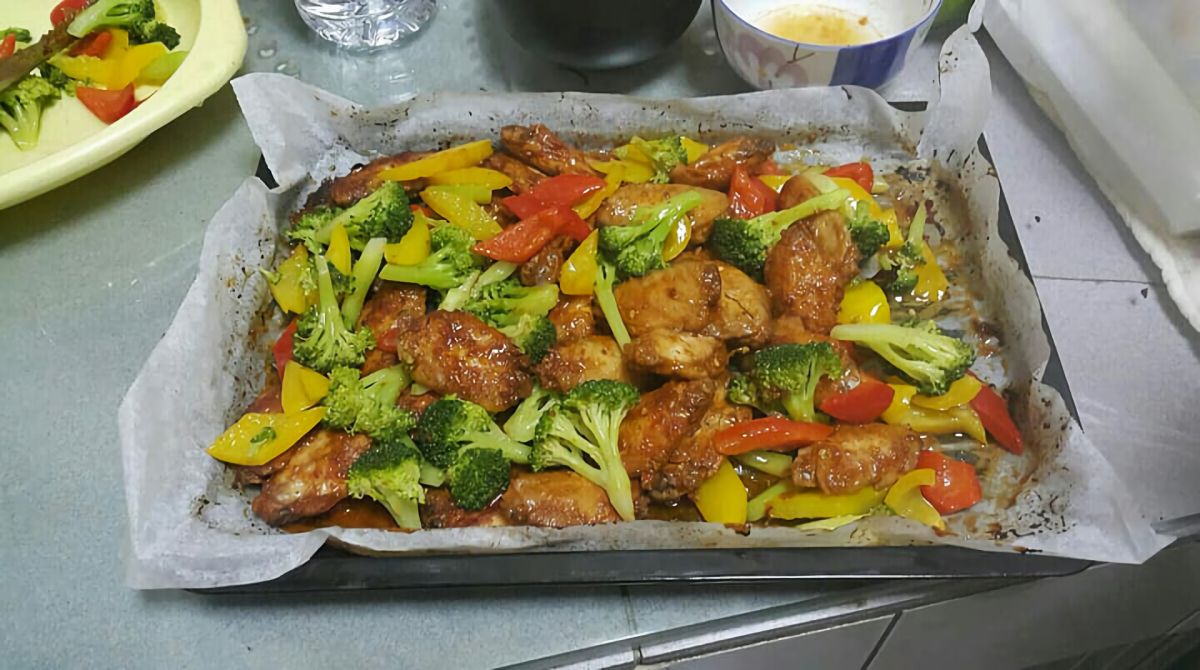 ▲一名賢慧媽媽分享好市多「韓式烤雞翅」料理方法。（圖／翻攝自臉書社團Costco好市多 商品經驗老實說）