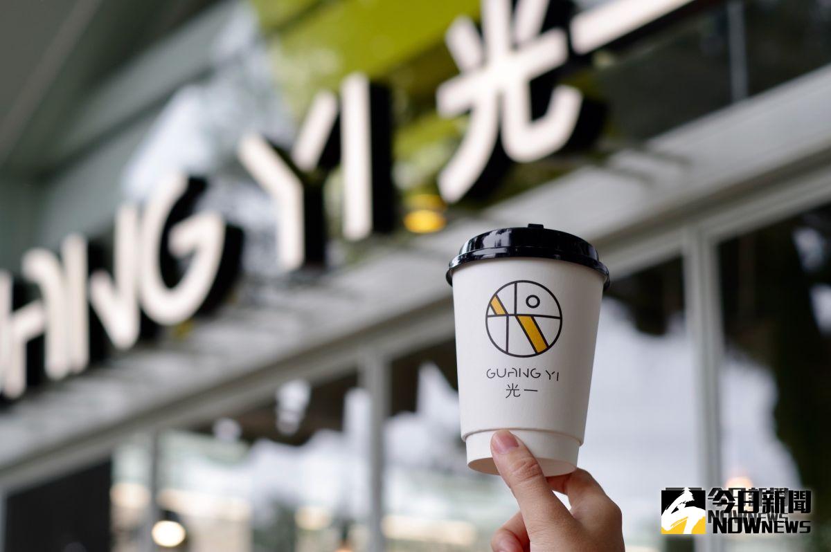 ▲舊台大教師宿舍化身結合咖啡、餐酒的複合式空間，今（ 5 ）日起宣布正式開幕，一連 10 天祭出咖啡買一送一優惠。（圖／記者陳致宇攝, 2018.11.05）