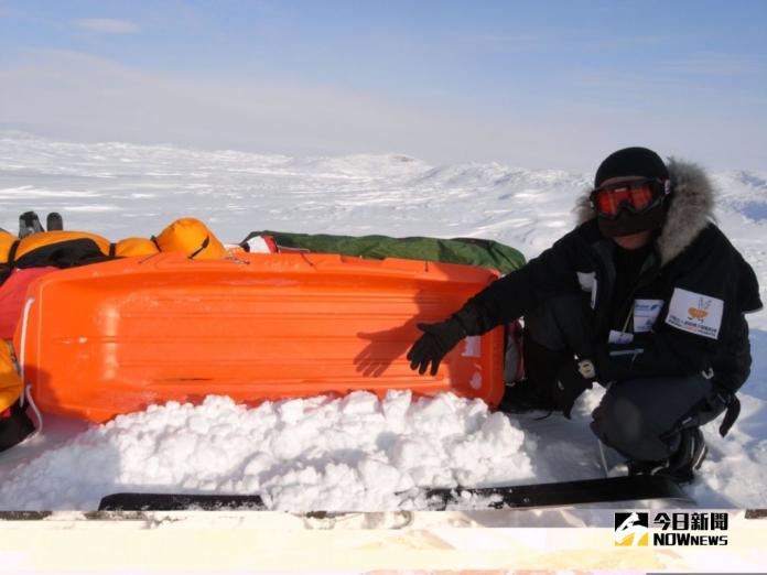 ▲橘子關懷基金會創辦人劉柏園於2008年完成磁北極挑戰，歷險雪地16天，572公里步步艱辛，希望青少年勇於圓夢。（圖／橘子關懷基金會提供）