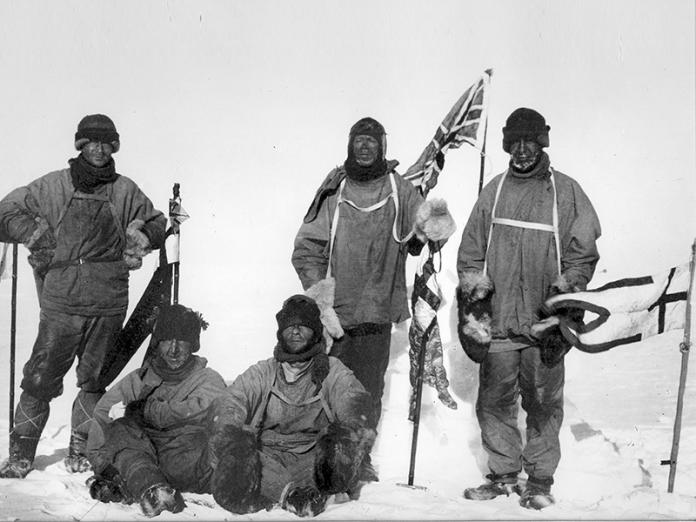 1912年1月18日，史考特探險隊在南極點。（圖片來源：維基百科）