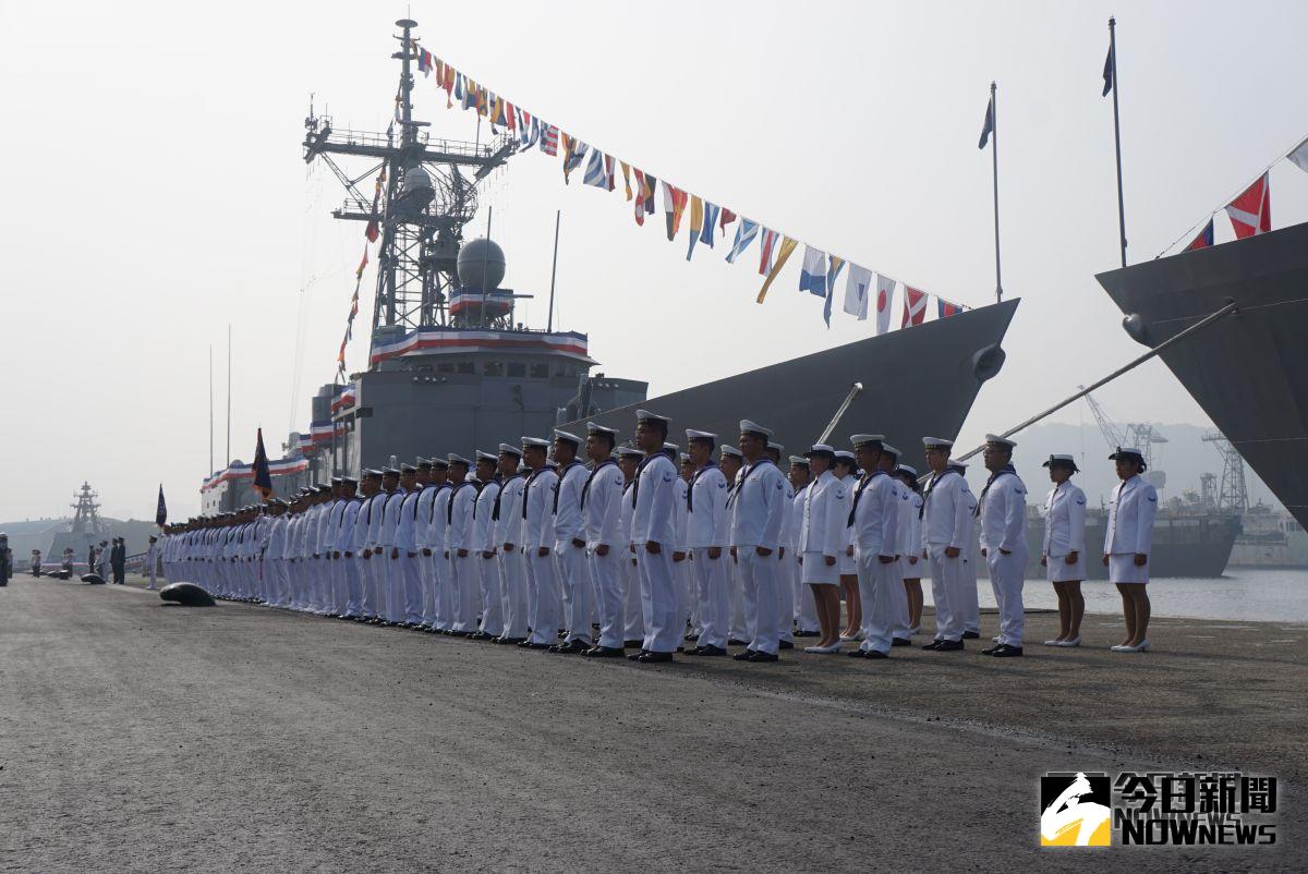 ▲我國向美國採購之兩艘派里級巡防艦─銘傳軍艦 ( PFG-1112 ) 與逢甲軍艦 ( PFG-1115 ) ，8日在左營軍港東碼頭舉行成軍典禮圖。（圖／記者呂炯昌攝, 2018.11.8）