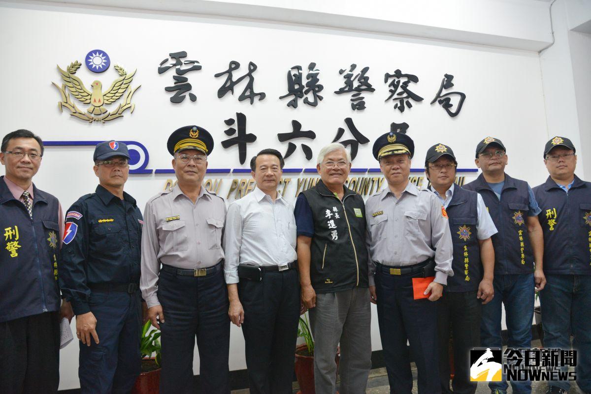 ▲縣長李進勇至斗六分局表揚偵破擄人勒贖案的優秀員警。（圖／記者洪佳伶攝，2018.11.08）