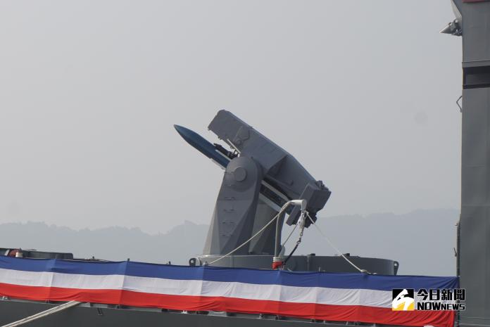 ▲派里級艦上MK13飛彈發射臂，能夠發射標準防空飛彈與魚叉反艦飛彈。（圖／記者呂炯昌攝, 2018.11.8）
