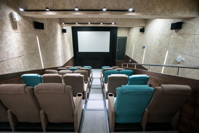 ▲36席的迷你放映廳，設備與一般專業戲院接軌。(圖/台中市政府)