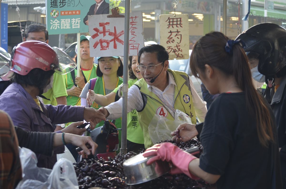 ▲涂醒哲掃街頻率，愈接近投票日愈密集。（圖／涂醒哲競總提供2018.11.11）