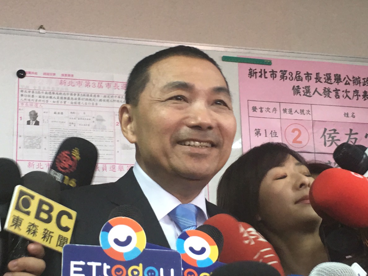 ▲侯友宜認為，職位不重要，重要是定位，職位是過客；這一輩子並沒有在追求職位，要用不忘初心的心情，繼續拚、認真拚。（圖／記者陳志仁攝，2018.11.12）