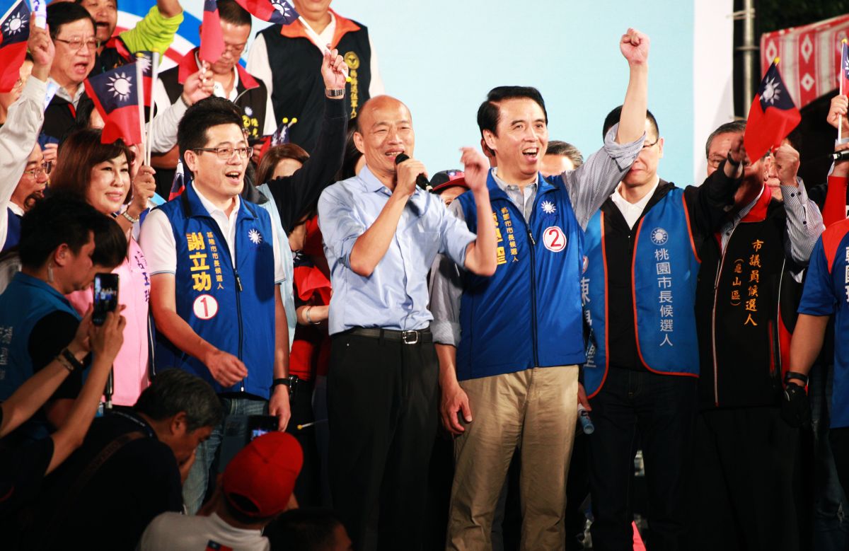 韓國瑜在去年選戰打出一碗滷肉飯、一瓶礦泉水，14日監院公布的資料顯示，選戰中他政治獻金收入達1億多元。 (圖/Nownews資料照)