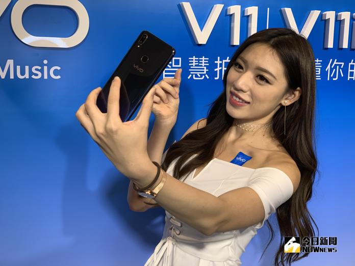 ▲vivo 今（15）日在台發表兩款全新輕旗艦手機 - vivo V11 / V11i。（圖／記者劉士成攝）