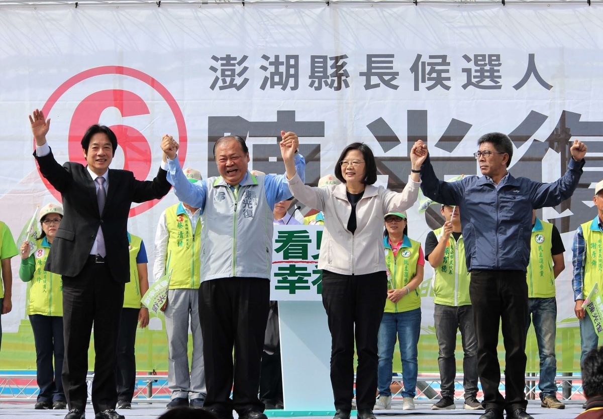 ▲大選前最後一個星期日蔡英文與賴清德跨海為陳光復助選（圖／記者張塵攝 , 2018.11.18）