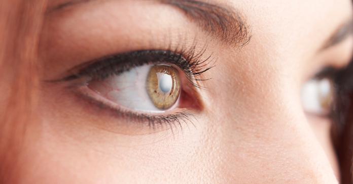 ▲陳鴻英表示，雙眼皮手術眉角很多，建議術前多與醫師充分溝通，避免因忽略細節影響美眼效果。（圖／ingimage）