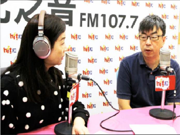 ▲民進黨立委段宜康上廣播節目談選情，表示北市現在三足鼎立，而金馬獎上的「兩岸一家親」傷北市長柯文哲選情。 (圖／翻攝自YouTube)