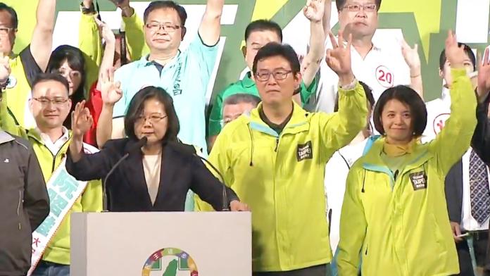 蔡英文總統為台北市長候選人姚文智站台輔選。（資料圖 /NOWnews）