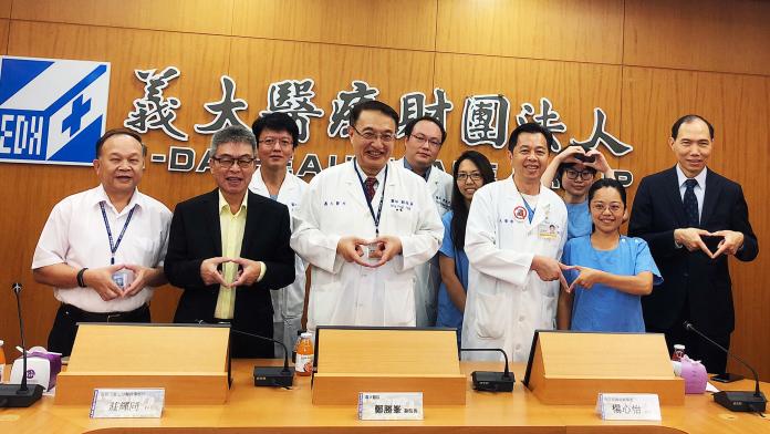 義大醫院越南義診為台爭光　顯微重建手術助病患重拾笑顏
