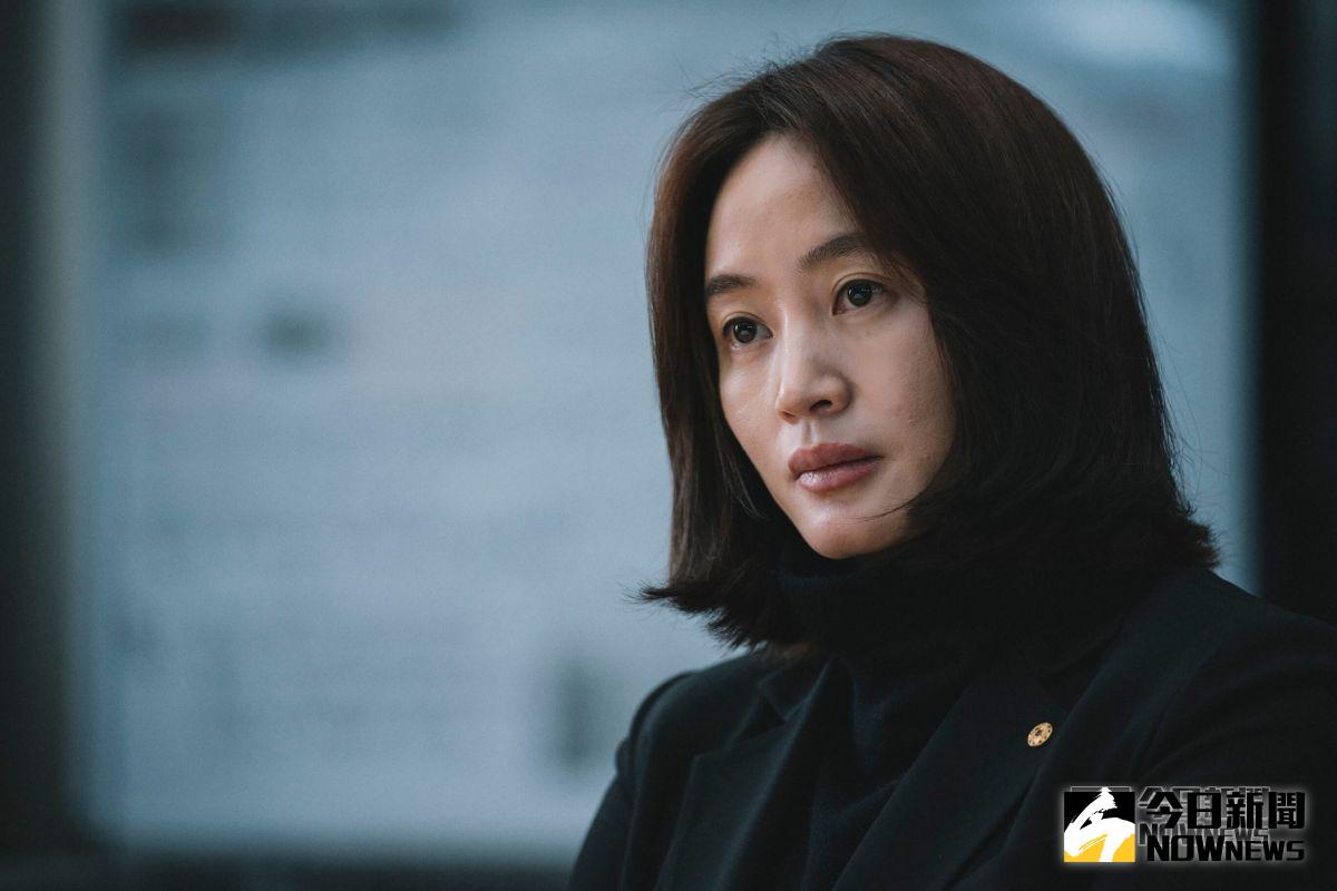 ▲金惠秀媽媽在外到處借錢拖累女兒。（資料圖／華映）