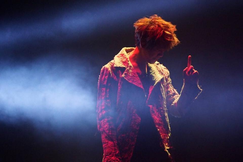 ▲女安檢自稱摸遍信全身，引起軒然大波，而信知道後淡定發文回應。（圖／翻攝微博, 2018.11.22）