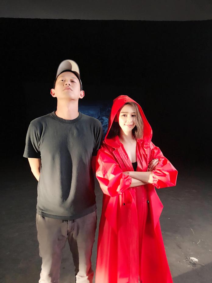 ▲徐若瑄（右）與電影《人面魚》導演莊導合作拍攝她的歌曲MV。（圖／滾石唱片提供, 2018.11.23）