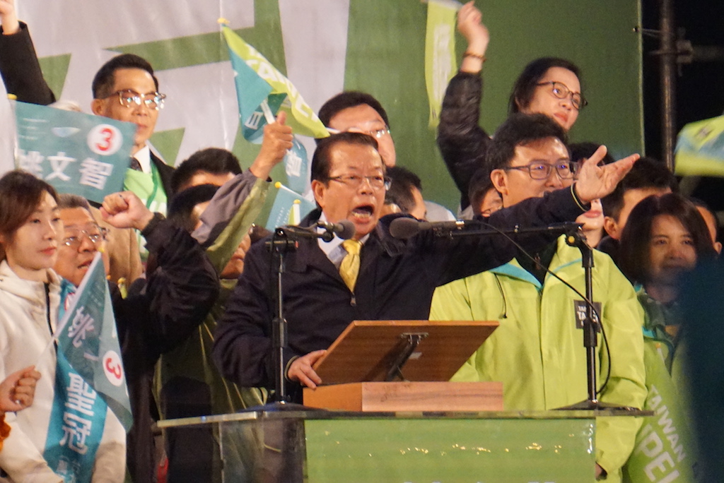 ▲造謠關西機場事件者遭裁定不罰，駐日代表謝長廷15日在臉書貼文表示，游某內心會自責不安嗎？大眾會自我警覺而檢討嗎？（資料照片／記者呂炯昌攝）