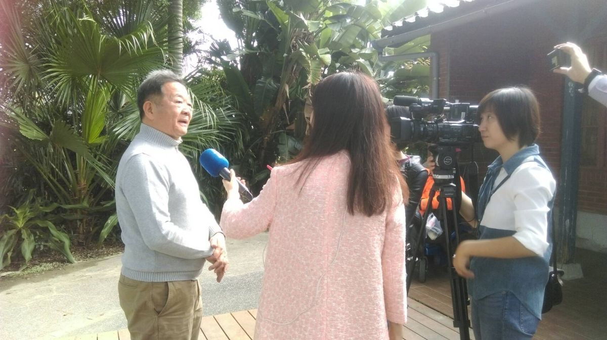 ▲各地投票所大排長龍，無黨籍台北市長候選人李錫錕今（24）日也在人潮中等了近40分鍾才完成投票。（圖／李錫錕辦公室提供, 2018.11.24）