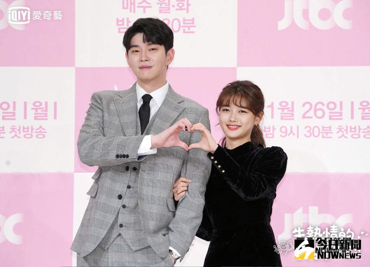 ▲金裕貞（右）劇中與大12歲的尹鈞相談戀愛。（圖／愛奇藝台灣站）