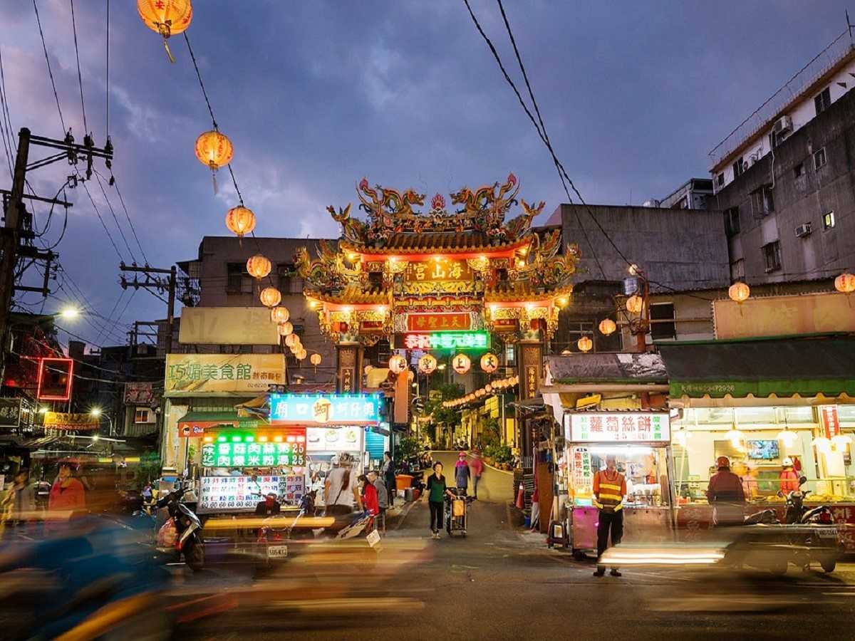 ▲海山宮廟口夜市（圖／信義房屋提供）