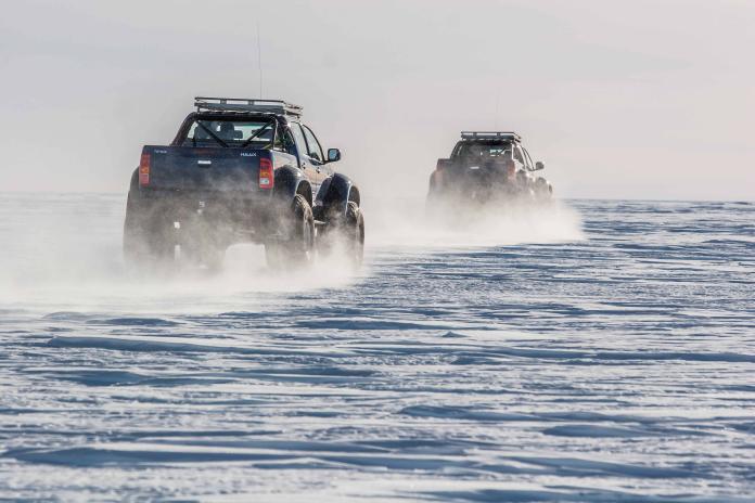 Arctic Trucks是冰島極地探險公司，專門改造越野卡車提供南北極探險後勤支援服務，曾協助過許多特殊探險及科考團隊在當地完成艱難任務。