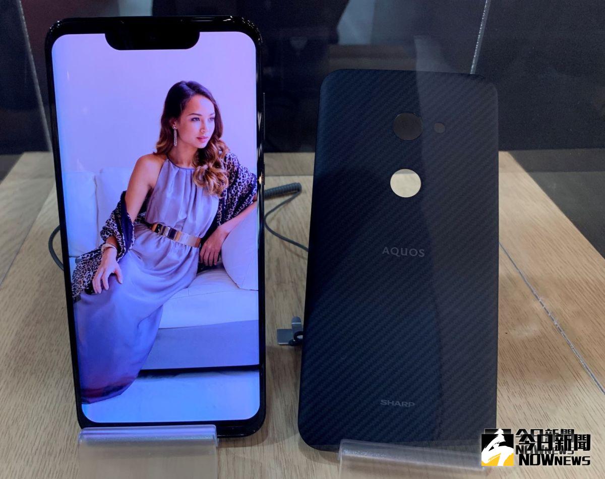 ▲話題性相當十足的夏普 AQUOS ZERO 手機即將在台上市！（圖／記者劉士成攝）