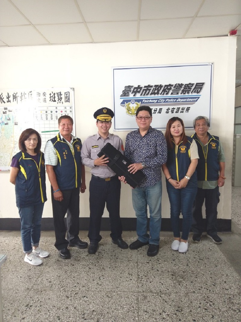 ▲北屯義警分隊購贈三套防暴管速裝予北屯派出所，同仁出勤安全更有保障（圖／記者鄧力軍翻攝, 2018.11.28）