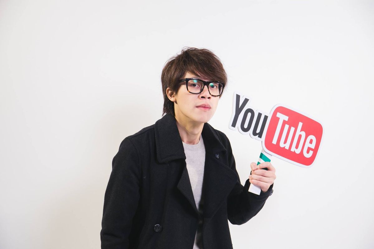 ▲知名YouTuber HowHow日前在Instagram貼出一張內褲照遭到檢舉移除，也被《Dcard》網友砲轟，而該張照片真相近日也曝光了。（圖／翻攝自 HowHow臉書）